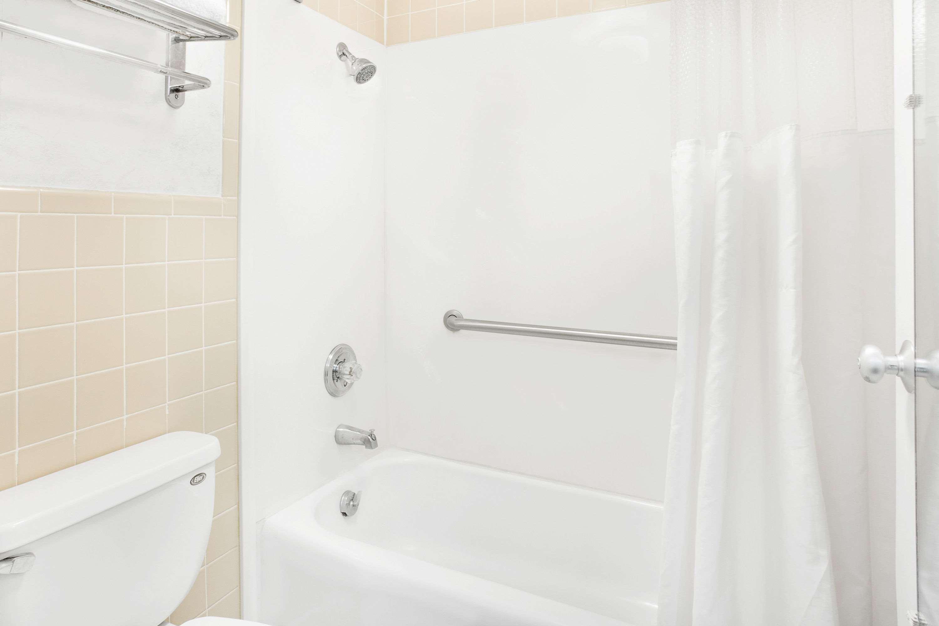 Hotel Howard Johnson By Wyndham Staunton