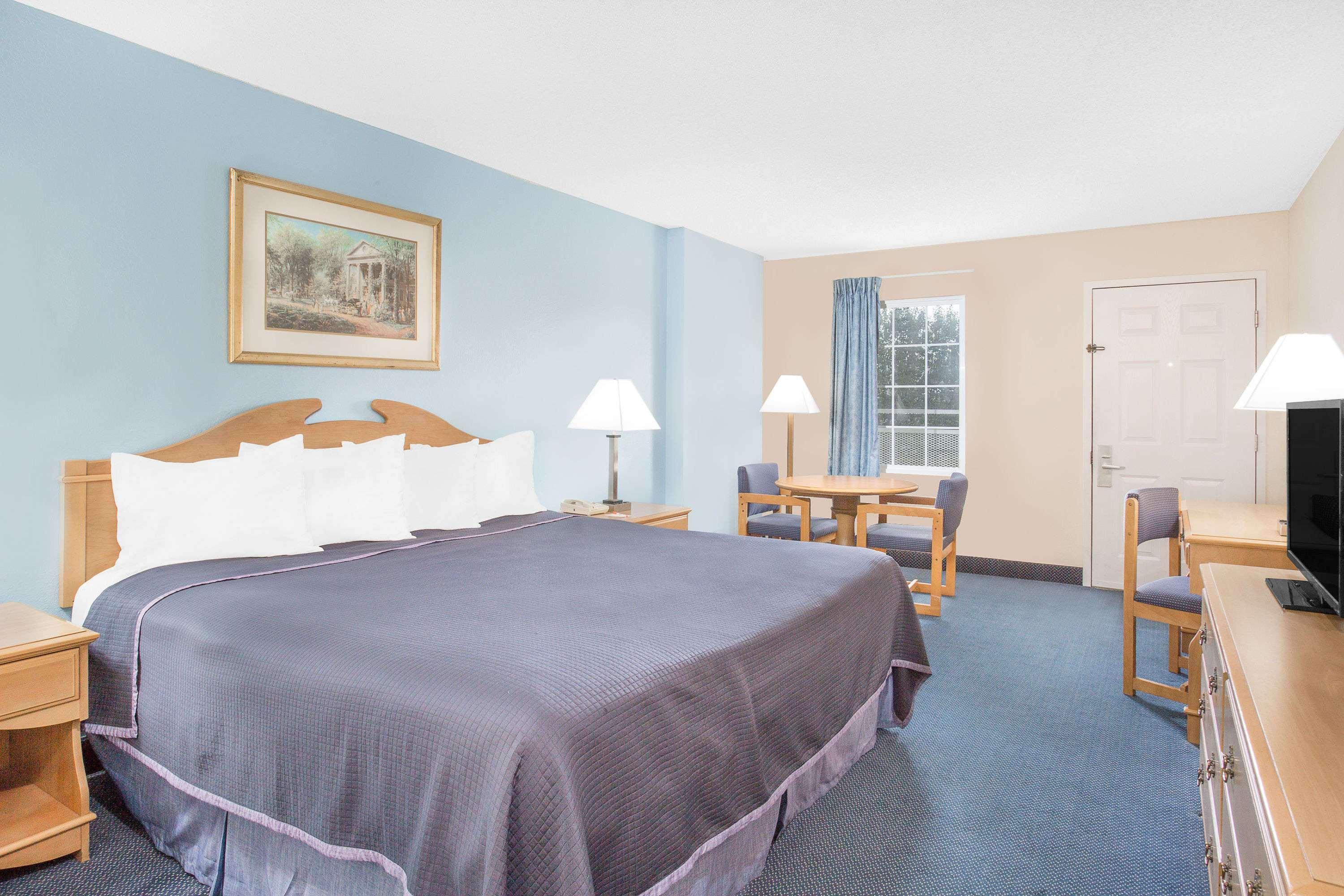 Howard Johnson By Wyndham Hotel Staunton