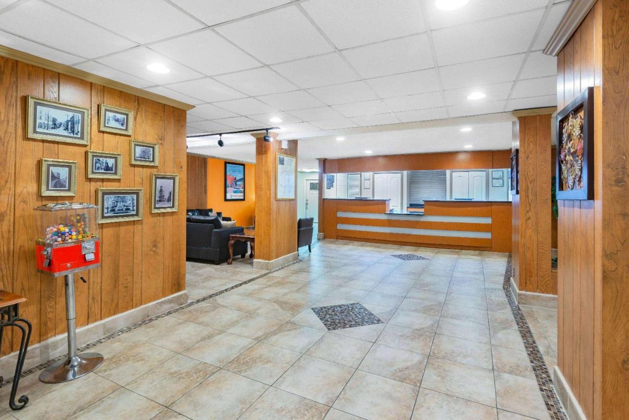 Hotel Howard Johnson By Wyndham 2*